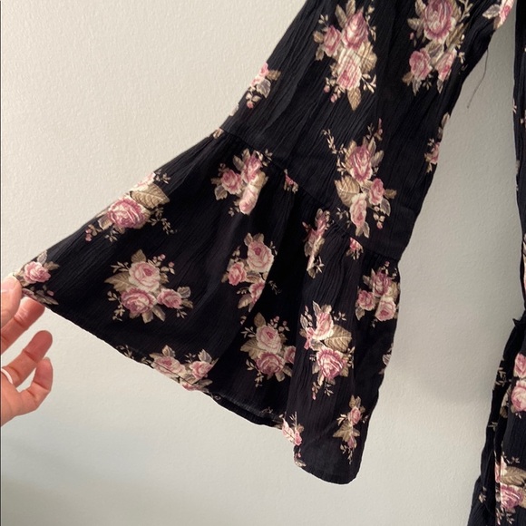 American Eagle Black with Pink Floral Print Summer Pocket Flare Sleeve Romper - Picture 3 of 6